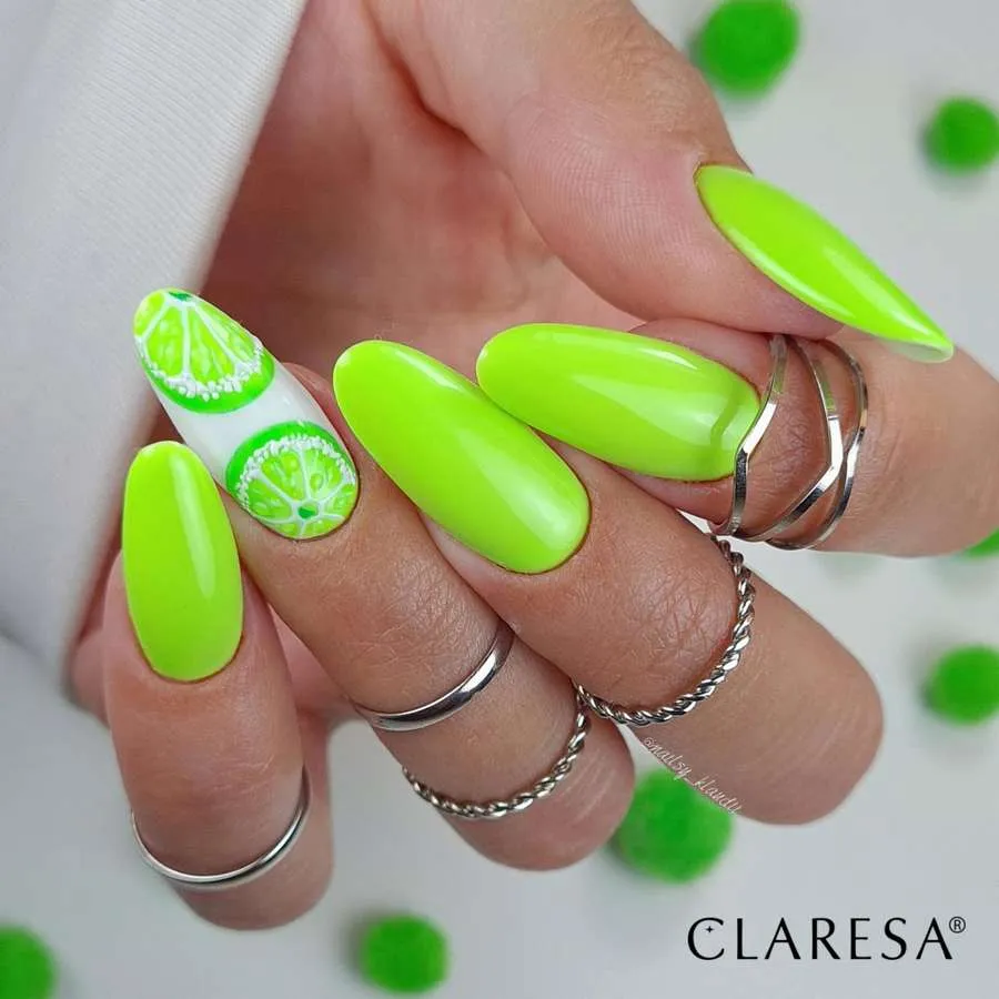 foto claresa manicura fluo 2