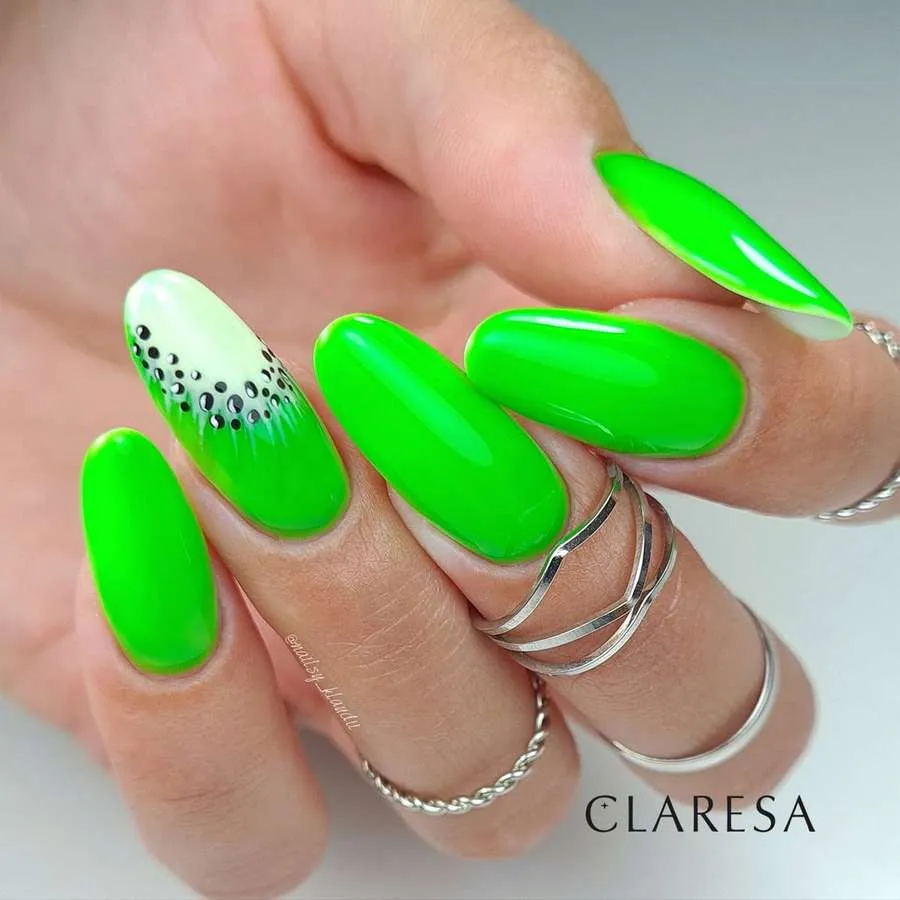 foto claresa manicura neon 4