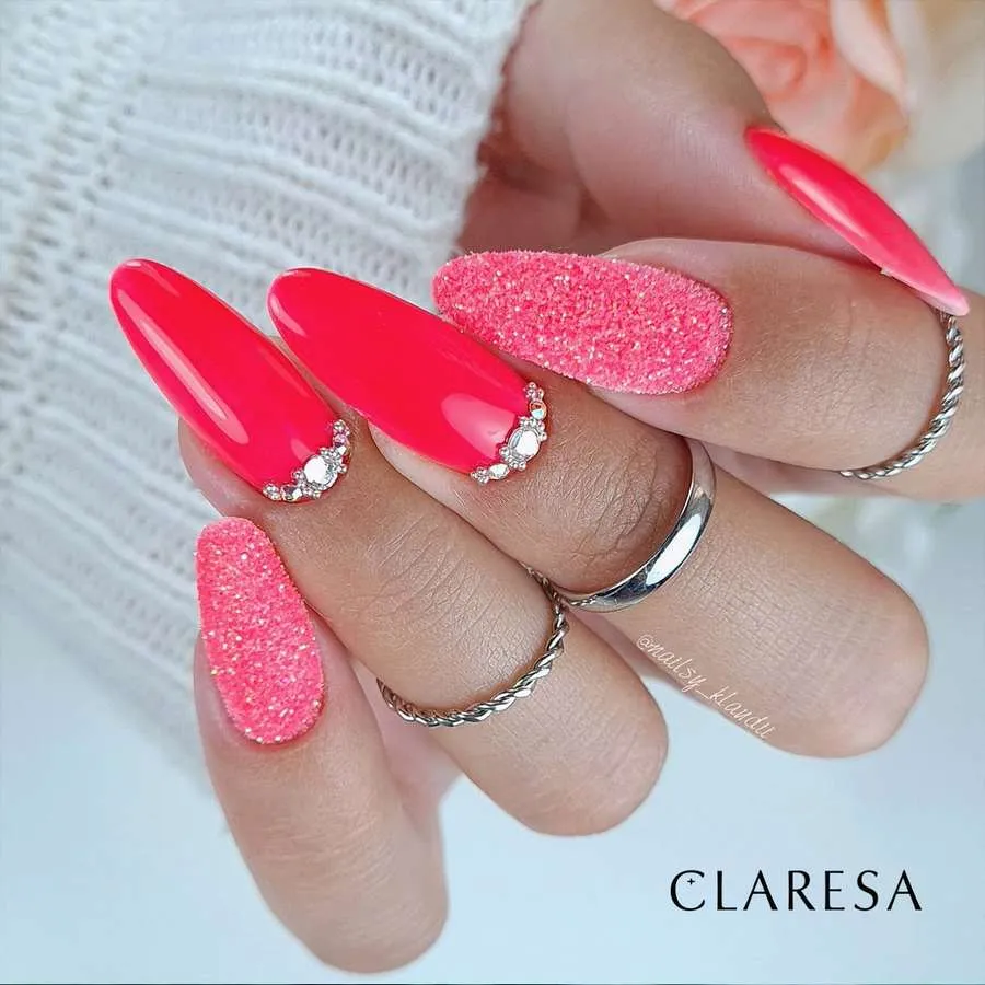 foto claresa manicura neon 5