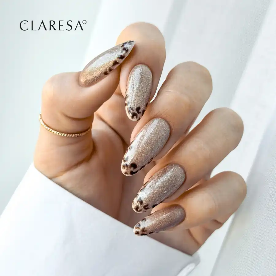 imagen manicura2 esmalte semipermanente cat eye marron claresa